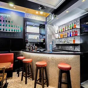 Alessandro Palace & Bar 호스텔