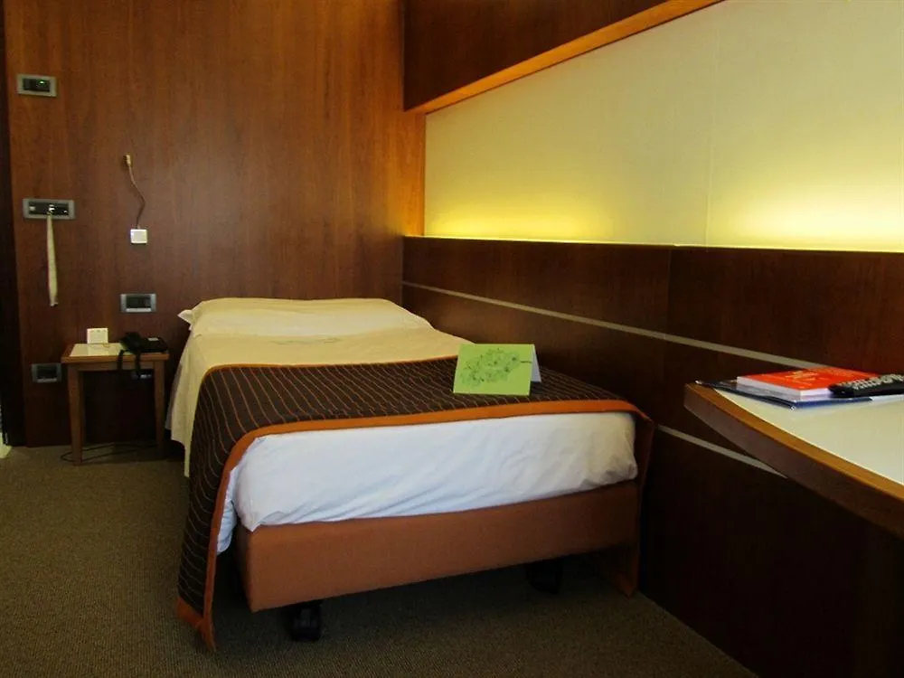 Best Western Madison Hotel Milan 4*,